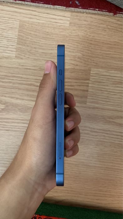 iPhone 13 купил в ломбарде проверенный