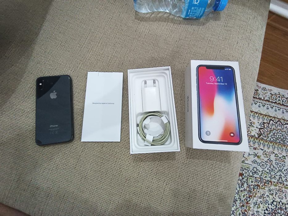 iPhone X в очень хорошем состоянии