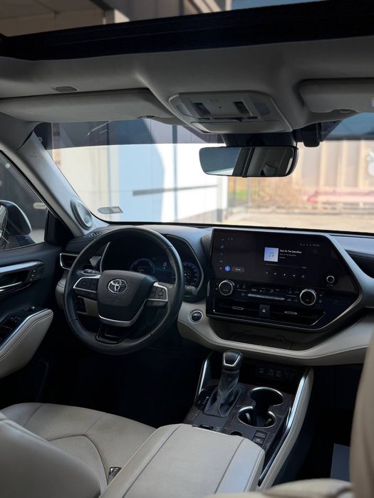 Toyota Highlander 2024 — 7