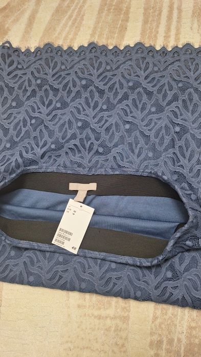 Пола тип молив от дантела H&m