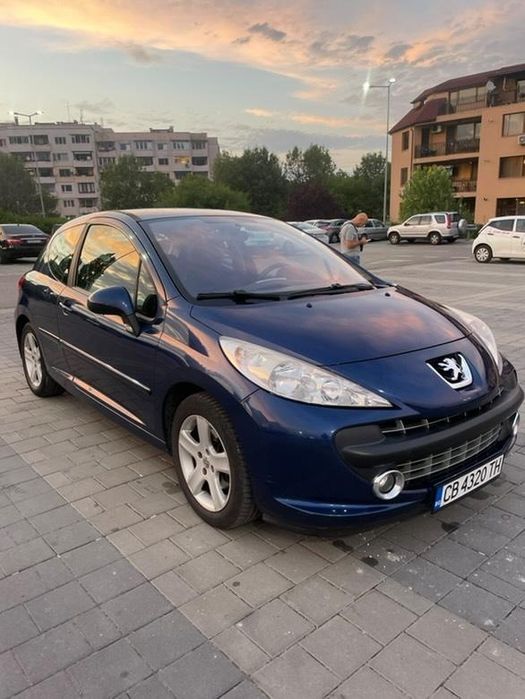 Автомобил Peugeot 207