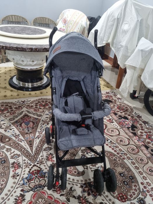 Новая коляска не использованная