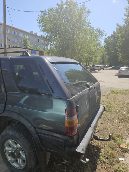 Продам джип OPEL FRANTERA A 2.2  1996г/в.