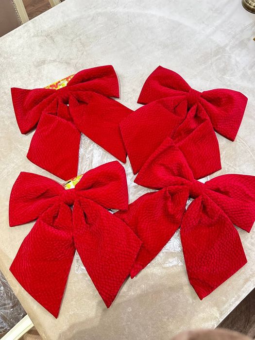 Продаются новогодние аксессуары