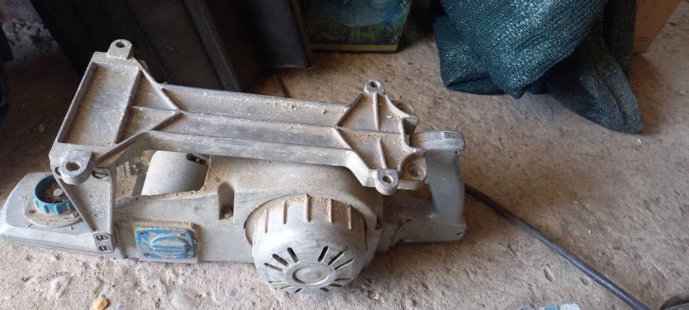 Электрический рубанок