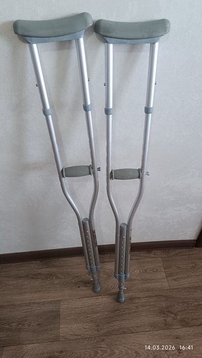 Продам Костыли новые