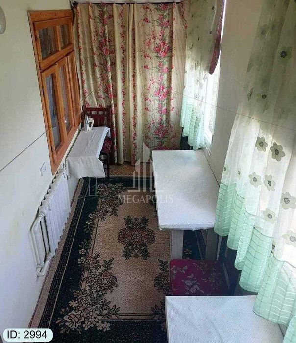 SOTILADI №2994 5-mikrorayon jomiy 13maktab tarafda 2xonalik uy sotuvda