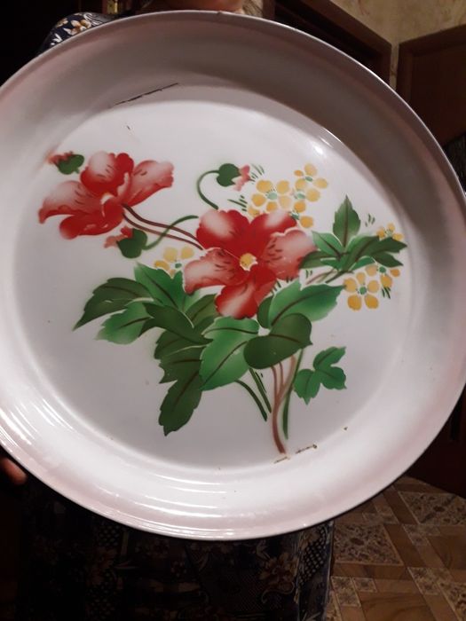 Поднос эмалированной.