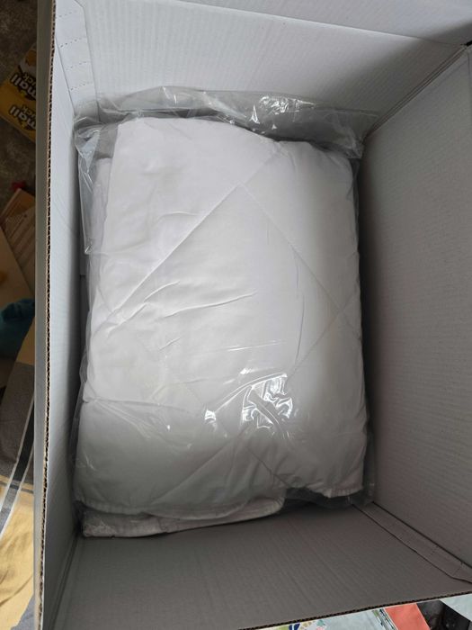 Продается спальгый комплект и бортики на кроватку от фирмы Karaca