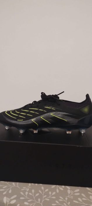 Ghete de fotbal predator elite
