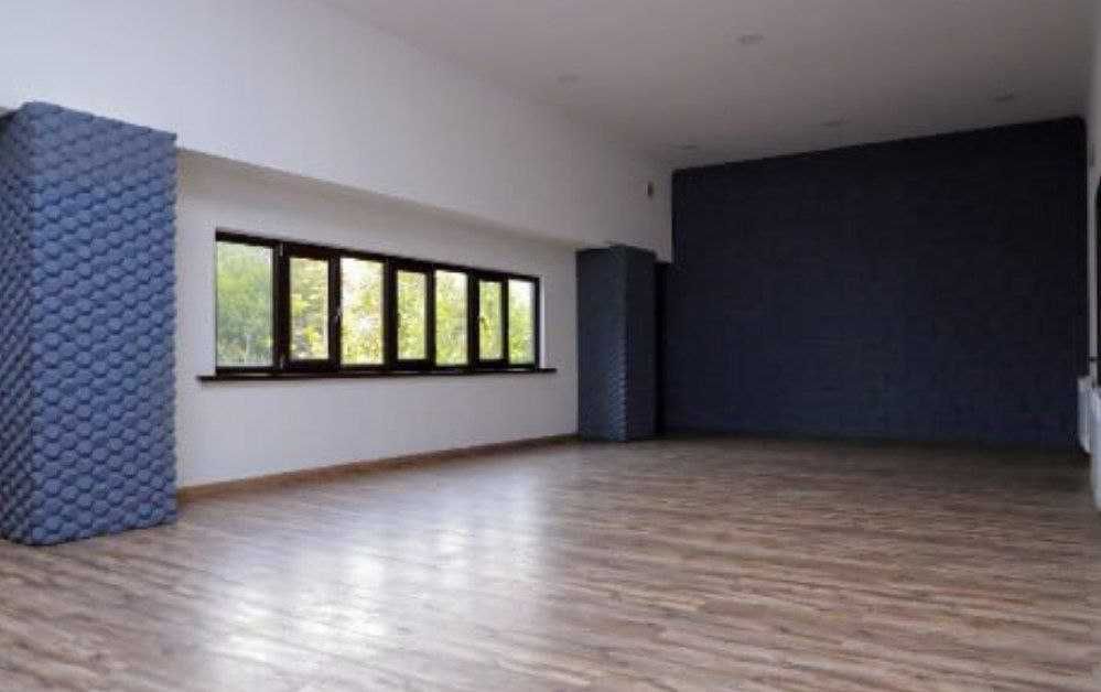 Продаётся 1,2 га производственная база.