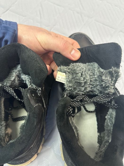 Продам зимние кроссовки