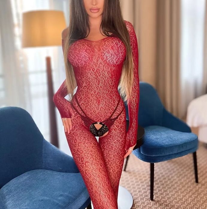 Еротично бельо цвят червен