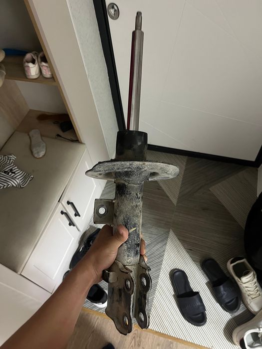 Продаю амортизатор.