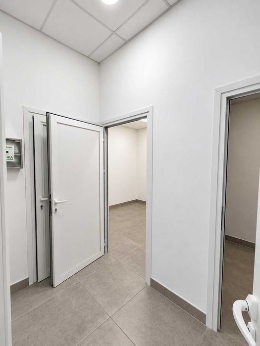 Дава се под наем Магазин в Пловдив, Център - 88 кв.м за 1300 € - Снимка #3