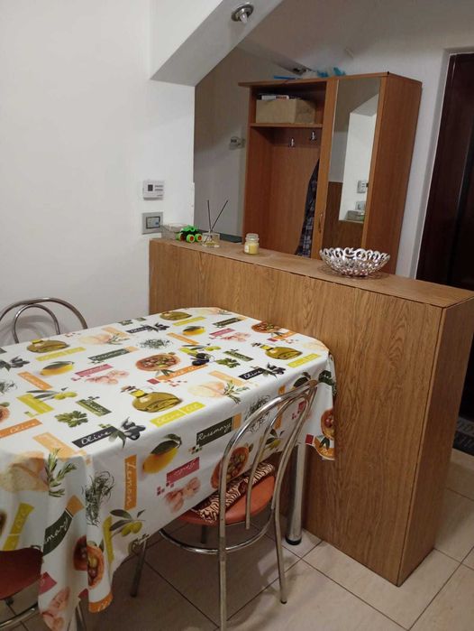Inchiriez apartament