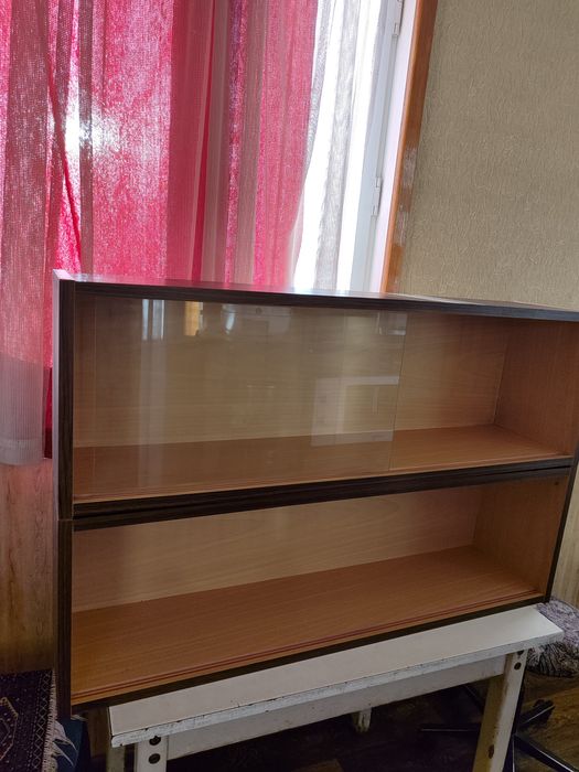 Продам полки книжные