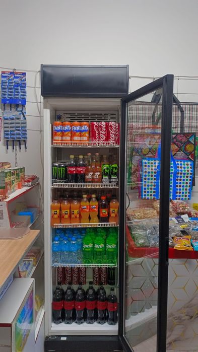 Холодильник витринний и морозильник