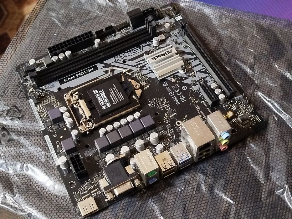 Материнская плата