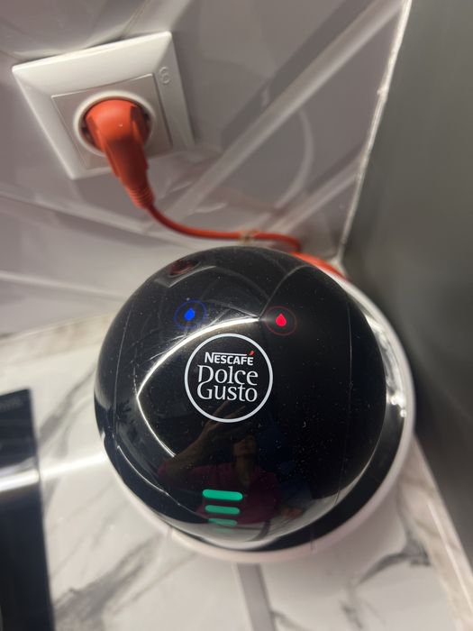 Кафе машина Dolce Gusto автоматична с капсули
