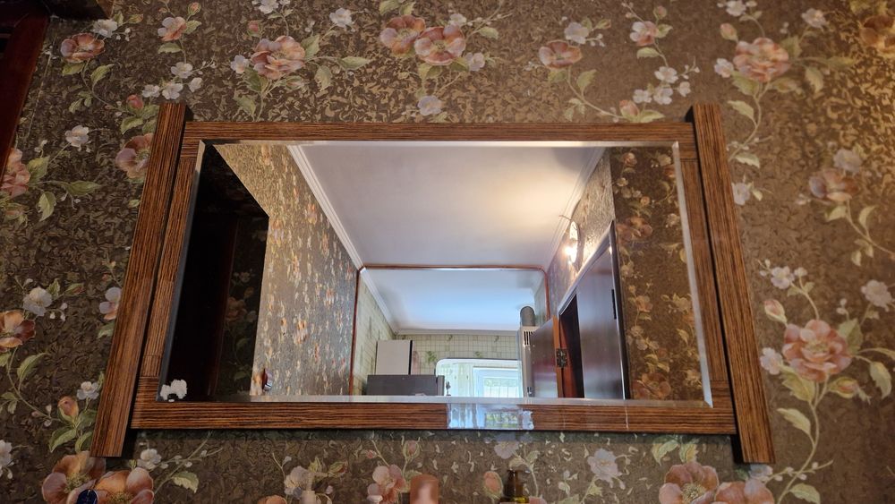 Продаётся прихожка с зеркалом срочно