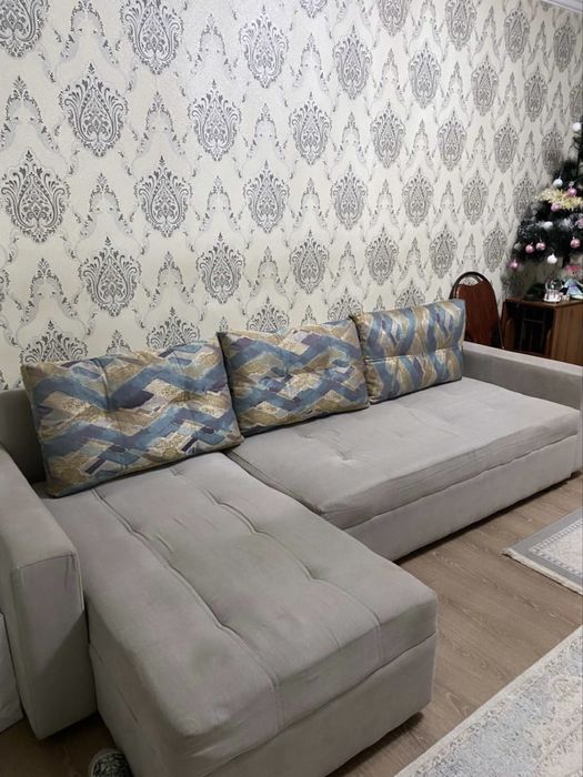 Продам диван для гостиной