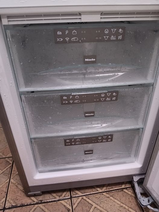 Иноксов комбиниран хладилник с фризер Миеле Miele  Made in Germany с две години гаранция!