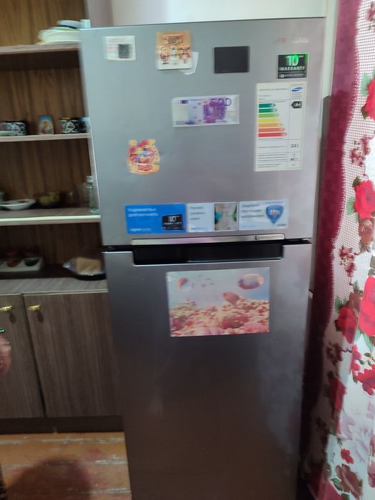 Продается холодильник  яшнабадский район