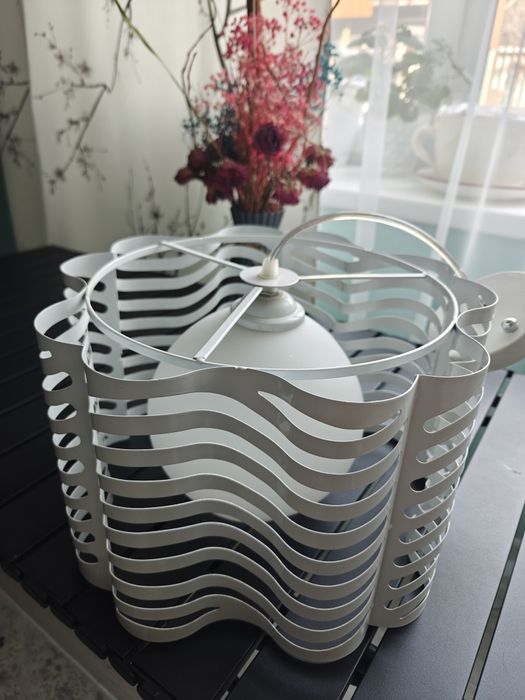 Продам люстру металлическую