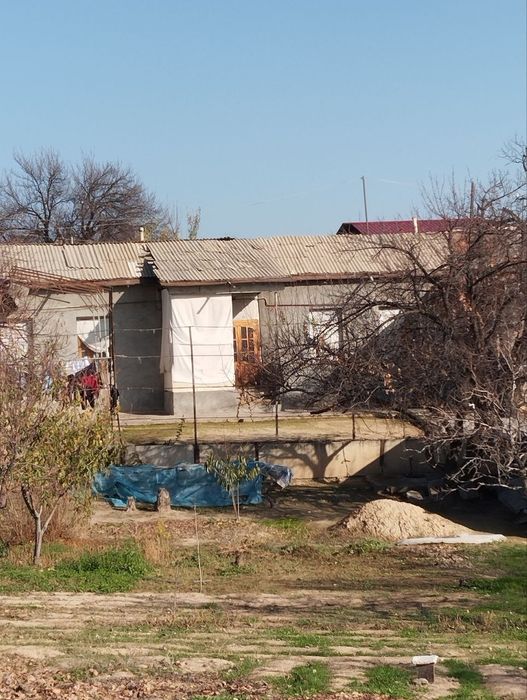 Uy sotiladi Narxi sotixiga 14.000$ Dan yana kelishiladi jami 14.4sotix