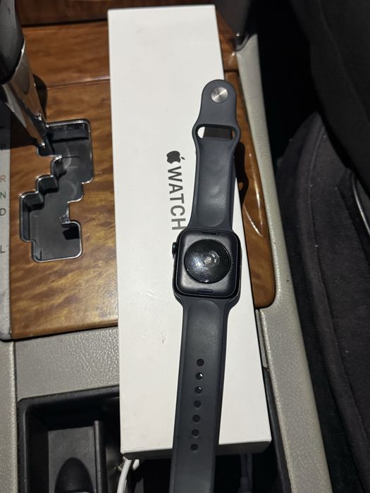 Продам Apple Watch SE gen 2 44mm
