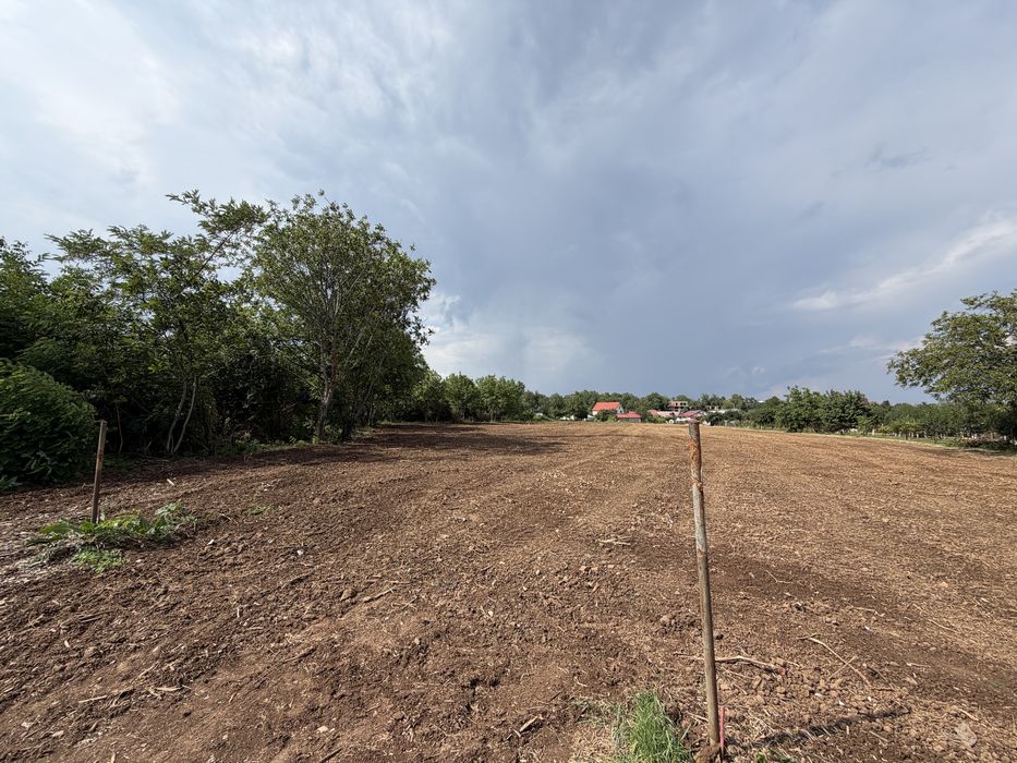 Intravilan 2.101 mp-13m Deschidere- POT 40% - UTILITATI