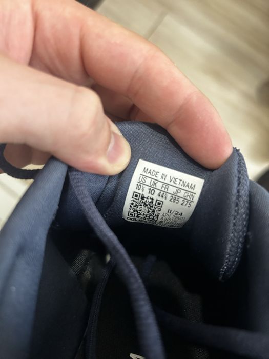 Кроссовки оригинал Адидас 44 размер