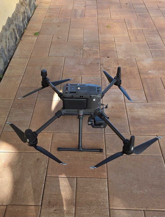 Drona DJI Matrice 300 RTK Basic Combo + Zenmuse H20