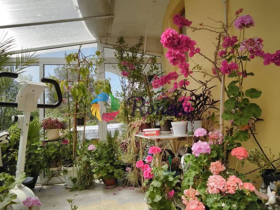 Къща в Варна, област-к.к. Св.Св. Константин и Елена площ 350 цена 420