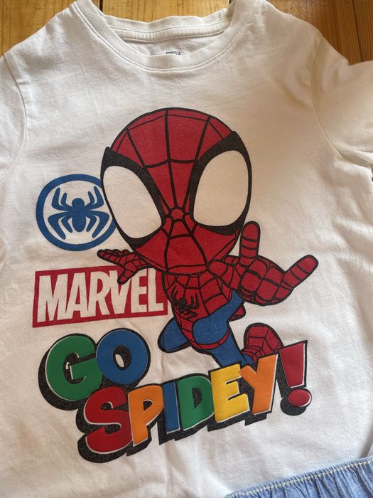 Страхотен комплект за момче с тениска и къси панталонки H&M