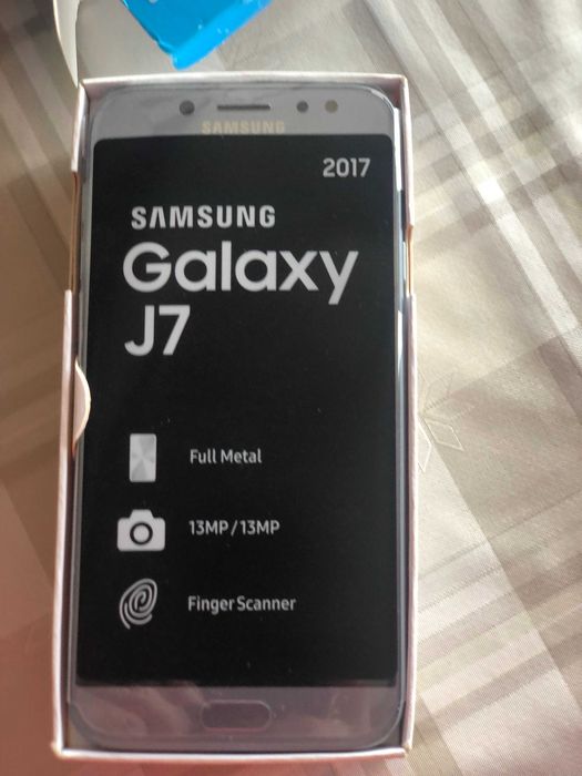 Смартфон Samsung Galaxy J7 (2017) Duos 16GB,светло син
