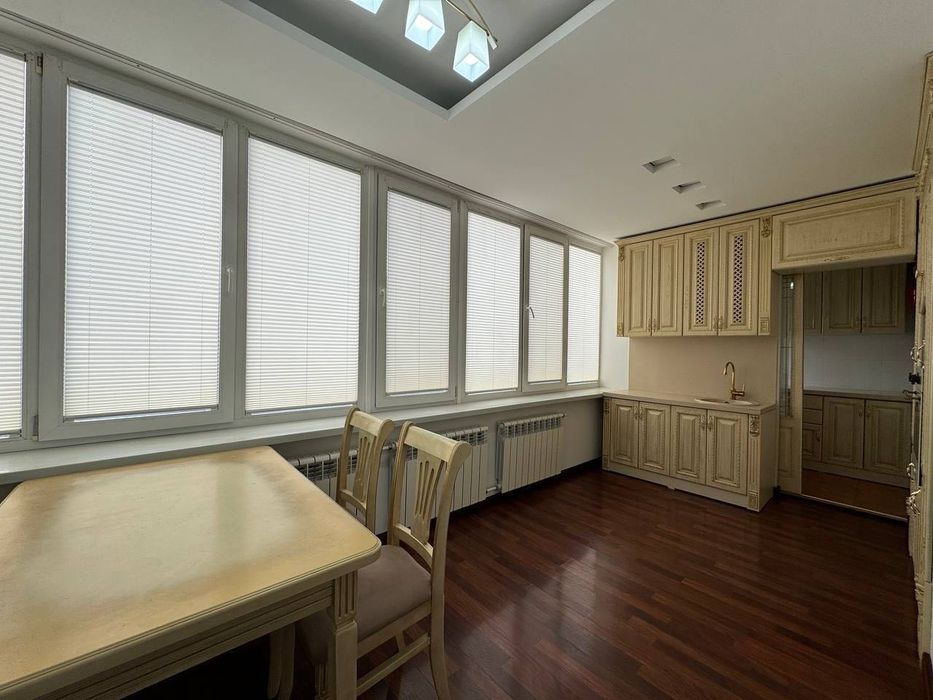 Продается 3 комнатная квартира ремонт ул.Садыка Азимова