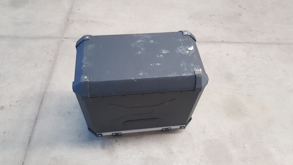 Cutie aluminiu (sidecase, topcase)