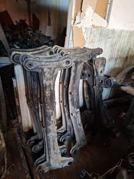 Задний балка камри 10 20 Привозной