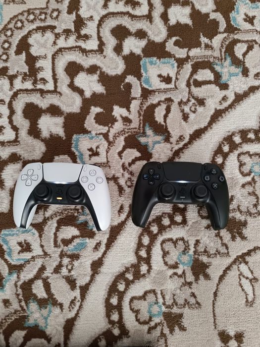 Продаю ps5 срочно.