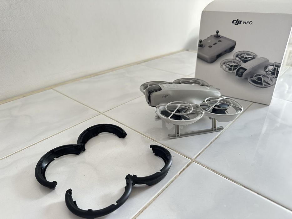 Drona Dji Neo Pachet Full Fly More Combo