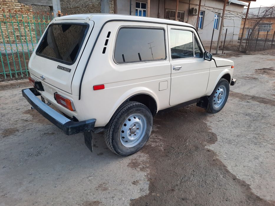 нива мошина  таййор 4 баллон янги раздадка передог ишлаб турибди