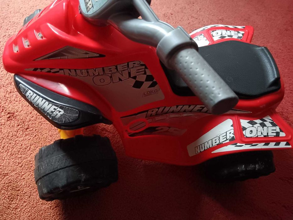 Masinuta electrica cu acumulator