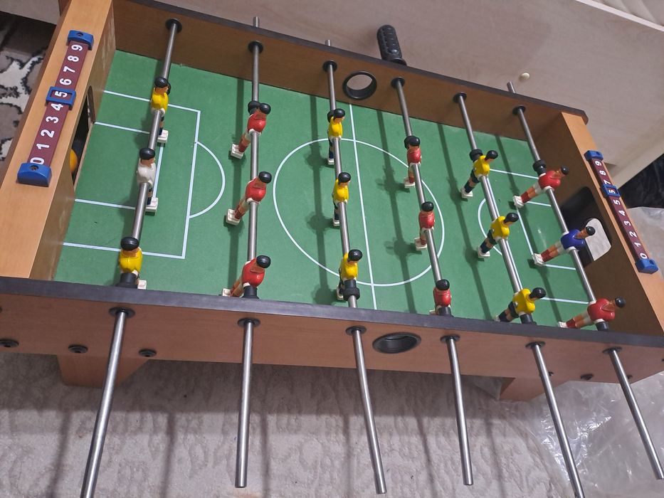 Продаётся настольный футбол в хорошем состоянии
