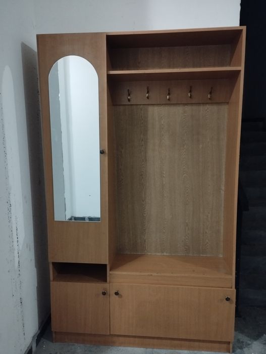 Продам шкаф в прихожую