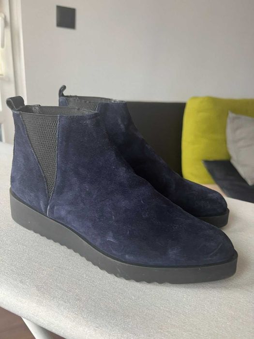 Дамски велурени боти