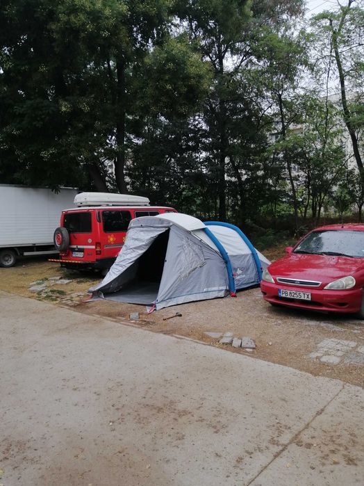 палатка с малък проблем