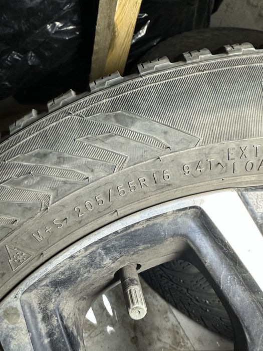 Продам шины с дисками Чери тиго 2
