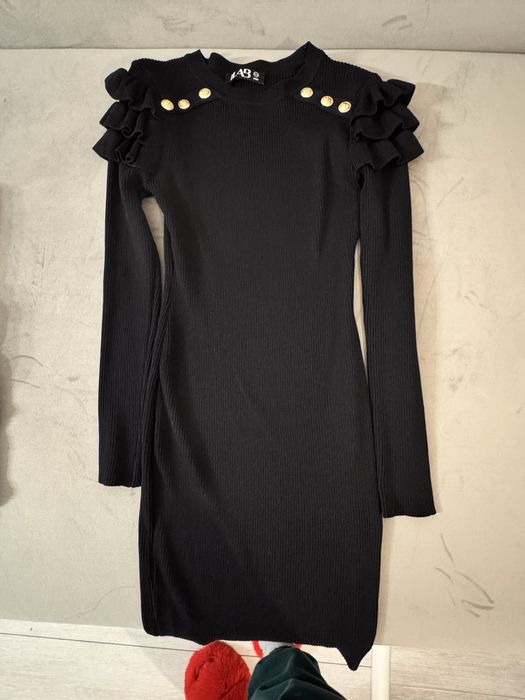 Rochiță  neagră, mulată, marimea S/M